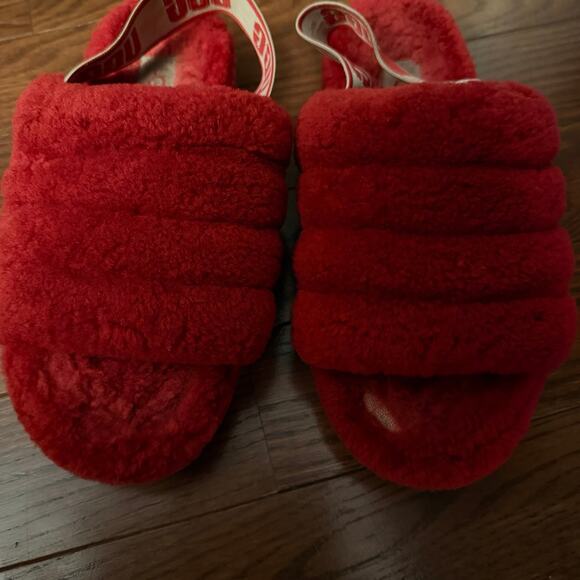 UGG Women’s Fluff Yeah Slides in Ribbon Red Size 6 - Picture 4 of 9